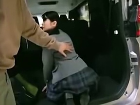 成績が下がった罰としてアナル好き塾講師に野外浣腸授業へ連れ出された気弱女子○生2 タイトル画像
